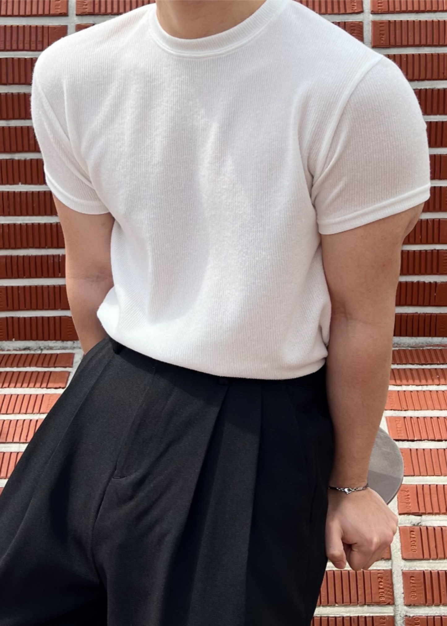 Round Muscle Fit Short Sleeve Knit