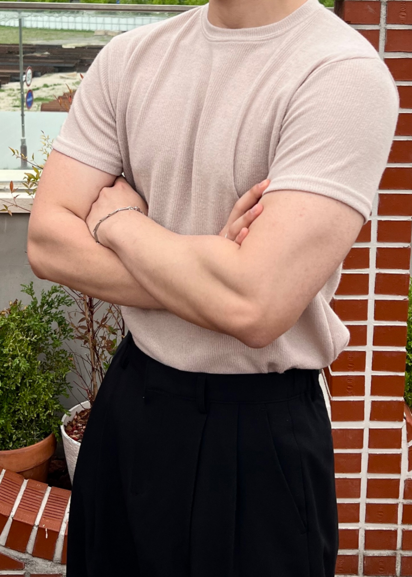Round Muscle Fit Short Sleeve Knit
